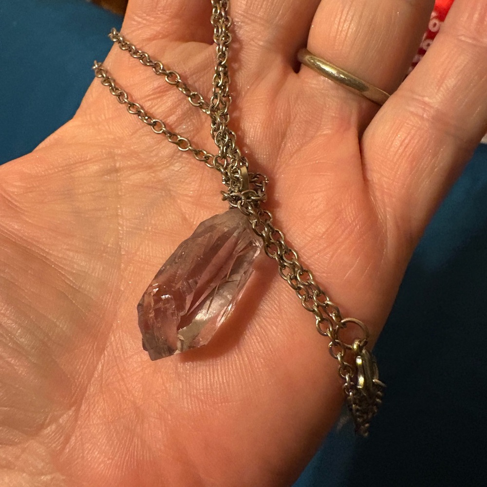 Silver Chain with Uraguyan  Amethyst Pendant comes with rope chain. Not the link